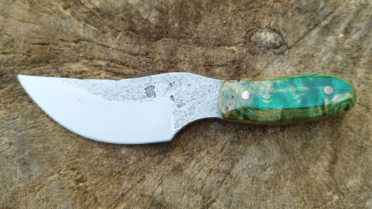 Un couteau peut en cacher un autre...