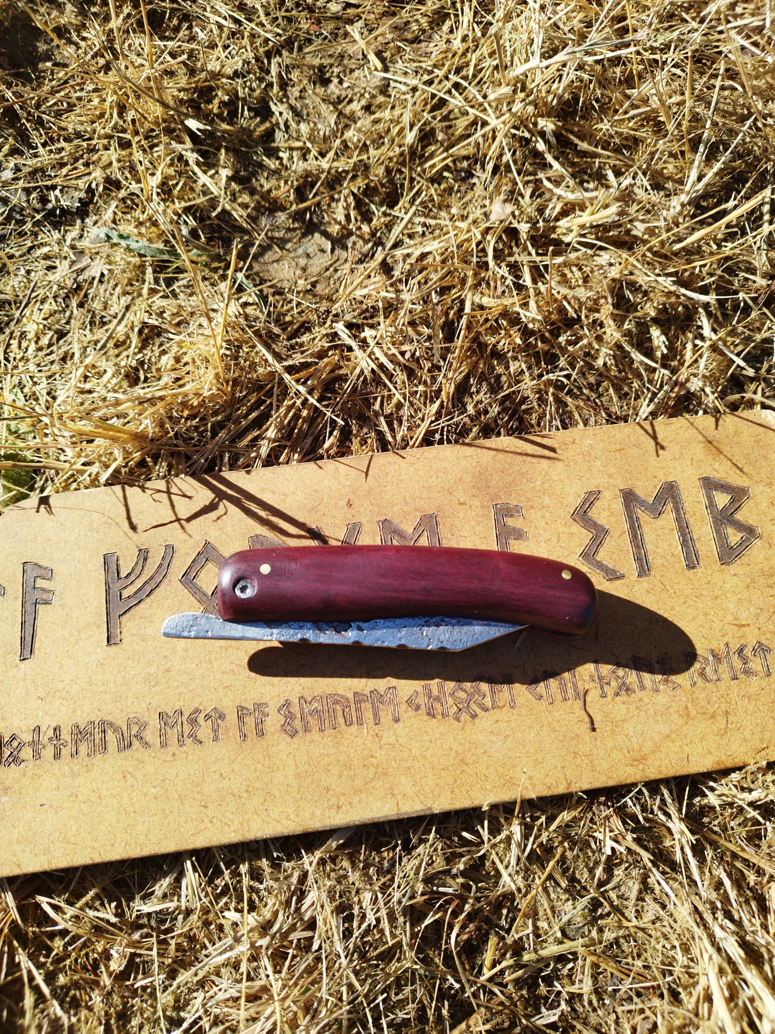 Baroudeur Acier Carbone : Manche en Amarante