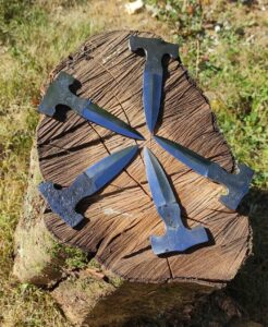 scramasaxe,, couteau, coutelas, pangermanique, viking, saxonne, wisigothique, semi-long, long tranchant, tranchant, affûtage, manche en chêne 100 ans, bois, chêne, sipo, laiton, garde, laforegaseb calvados, la forge à seb, forgeron, forge, coutellerie, coutelier, charbon, feu, calvados, normandie, mjöllnir, thor, marteau, dague