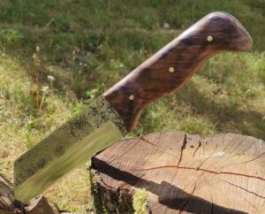 scramasaxe,, couteau, coutelas, pangermanique, viking, saxonne, wisigothique, semi-long, long tranchant, tranchant, affûtage, manche en noyer, bois, noyer, laforegaseb calvados, la forge à seb, forgeron, forge, coutellerie, coutelier, charbon, feu