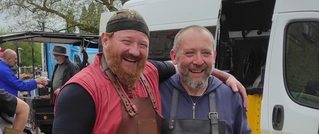 Deux Forgerons au Marché de Tilly-Sur-Seulles